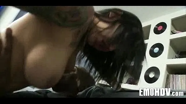 Les meilleures vidéos Goth emo angel with tattoos 178 sympas