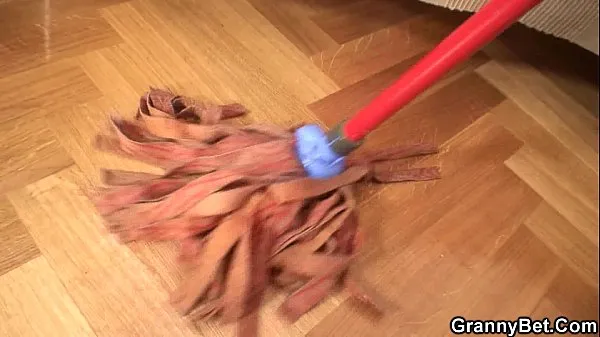 Τα καλύτερα Cleaning mature woman rides his hard meat δροσερά βίντεο