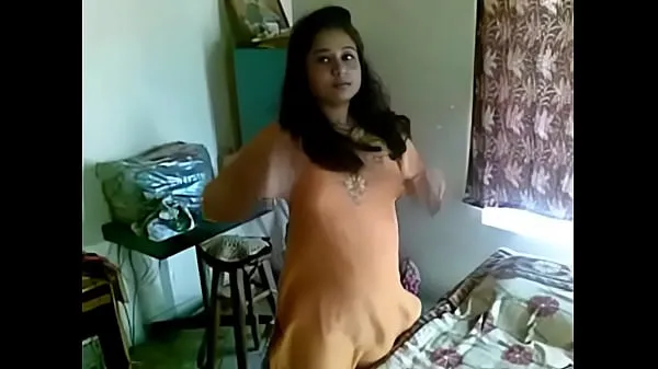 Beste Young Indian Bhabhi in bed with her Office Colleague coole video's