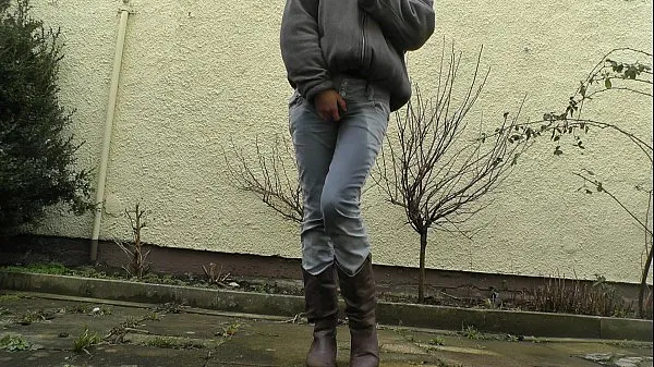 Video HD desperately waiting with full bladder, jeans wetting keren terbaik