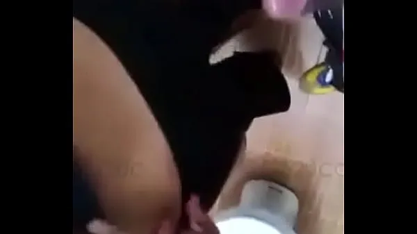 Najboljši So horny, took her husband to fuck in the bathroom kul videoposnetki