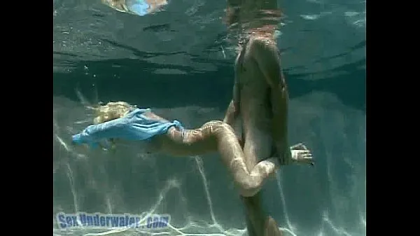 Beste Madison Scott is a Screamer... Underwater! (1/2 coole video's