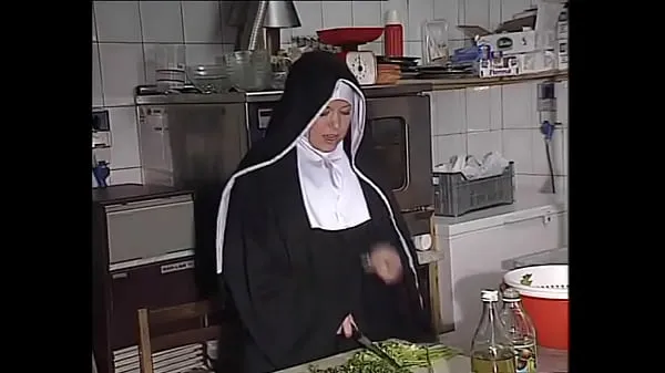 Najboljši German Nun Assfucked In Kitchen kul videoposnetki