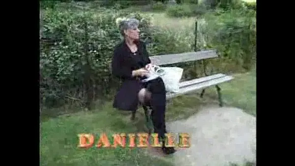 วิดีโอที่ดีที่สุดCrazy French Old Mature fucking in gardenเจ๋ง