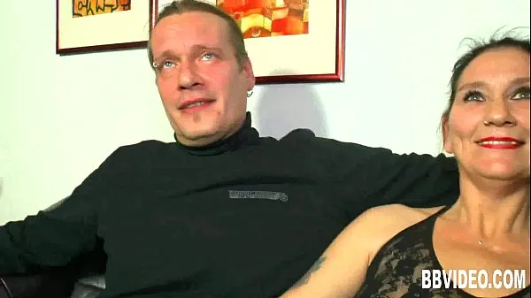 Video German milf suck dicks in threesome keren terbaik