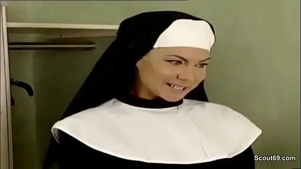 최고의 Prister fucks convent student in the ass 멋진 비디오