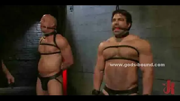 Parhaat Couple of gay sex toys bound in leather hienot videot