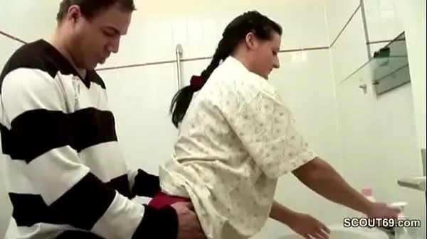 최고의 German Step-Son Caught Mom in Bathroom and Seduce to Fuck 멋진 비디오