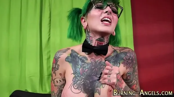 최고의 Goth emo slut pounded 멋진 비디오