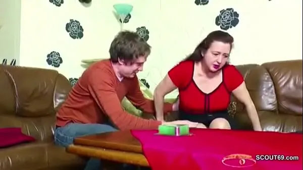 Beste German Step-Son Seduce Mom to get First Fuck and Lost Virgin coole video's