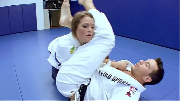 Najboljši Horny Karate students fucks with her trainer after a good karate session kul videoposnetki