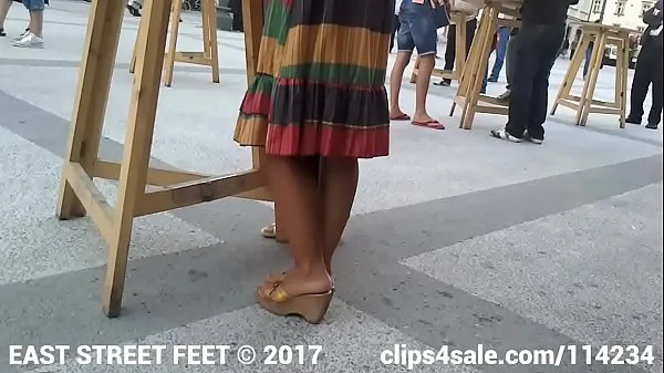 Melhores vídeos Candid Feet - Hottie in Mules legais