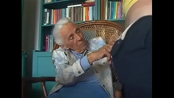 Best 92-years old granny sucking grandson kule videoer