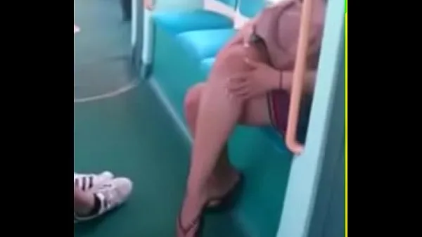 Video Candid Feet in Flip Flops Legs Face on Train Free Porn b8 keren terbaik