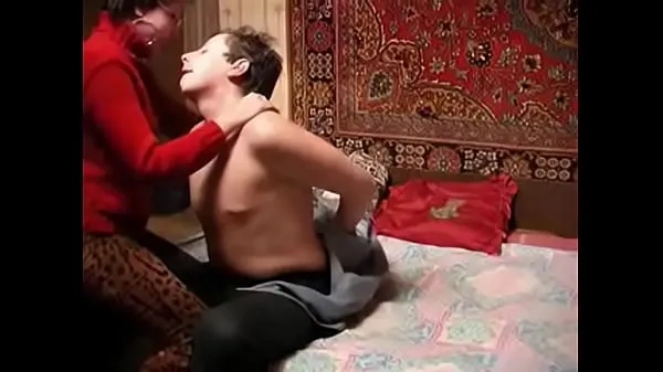 Video Russian mature and boy having some fun alone keren terbaik