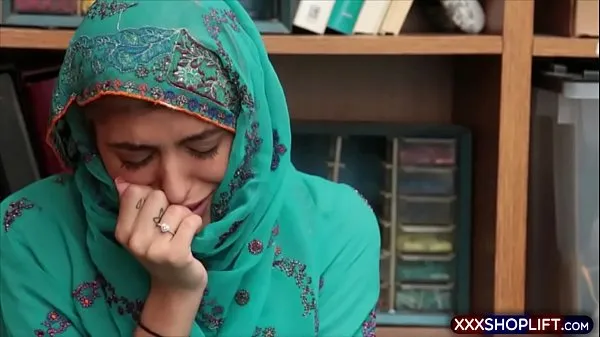 Bedste Cute shoplifter chick in a hijab got fucked roughly seje videoer