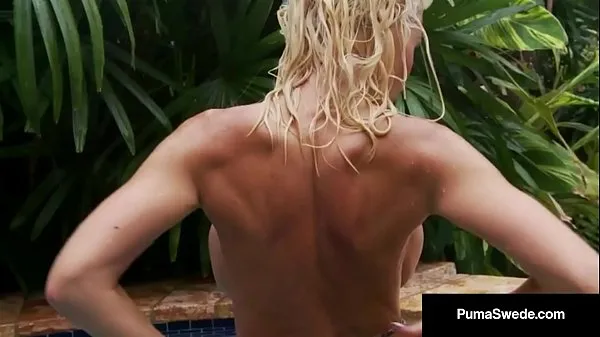 Najlepsze Smokin Blonde Puma Swede Finger Bangs Her Cunt In A Hot Tub fajne filmy