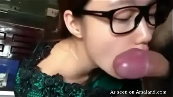 最高のHot brunette Asian sucks cockクールなビデオ