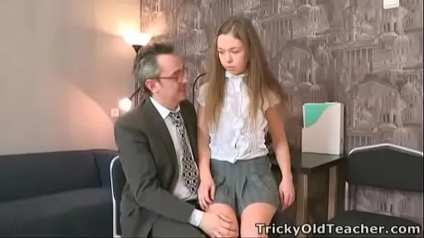 Τα καλύτερα Tricky Old Teacher - Sara looks so innocent δροσερά βίντεο