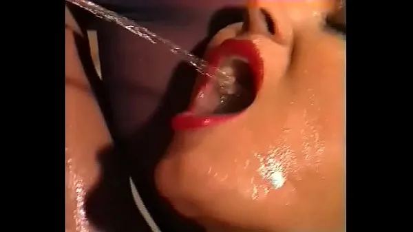 Beste German pornstar Sybille Rauch pissing on another girl's mouth coole video's