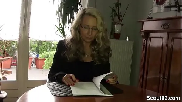 Bästa Horny German MILF with mega tits fucks her boss coola videor