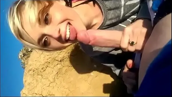 Najlepšie sucking on the beach skvelých videí