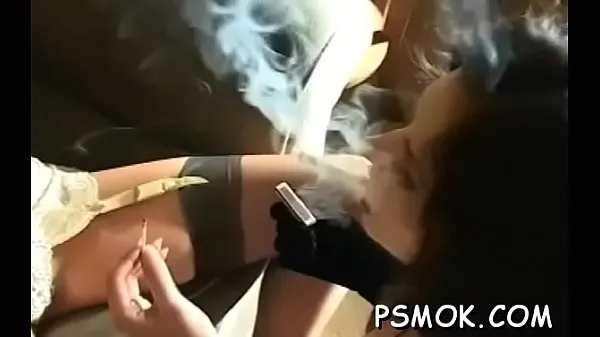 Melhores vídeos Smoking scene with busty honey legais