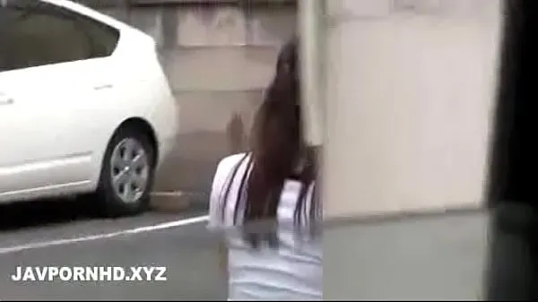 Najboljši Japanese housewife fucked outside the house husband is inside kul videoposnetki