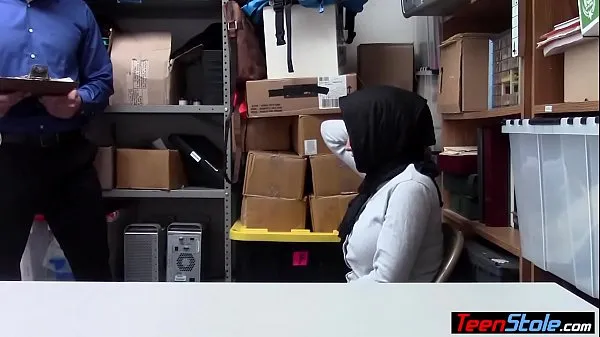 Najlepšie Huge titted muslim teen thief fucked hard by a mall cop skvelých videí