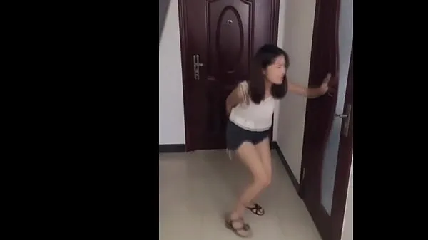 最佳China Girls Very Desperate to Pee酷视频