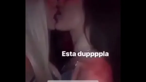 أفضل Beautiful Argentinian lesbian friend in antro and then being fucked مقاطع فيديو رائعة