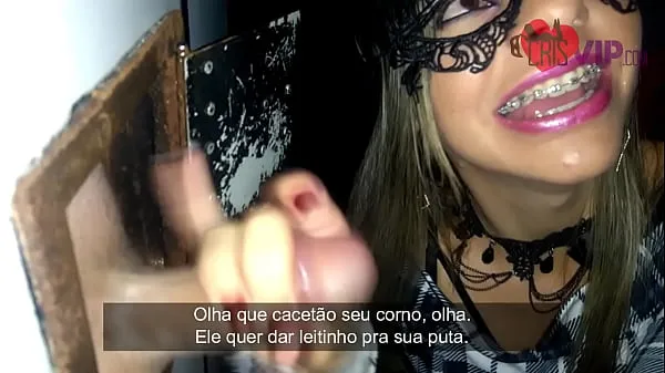 Najlepšie Cristina Almeida invites some unknown fans to participate in Gloryhole 4 in the booth of the cinema cine kratos in the center of são paulo, she curses her husband cuckold a lot while he films her drinking milk skvelých videí