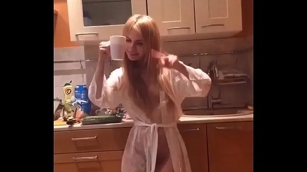 Best Alexandra naughty in her kitchen - Best of VK live kule videoer