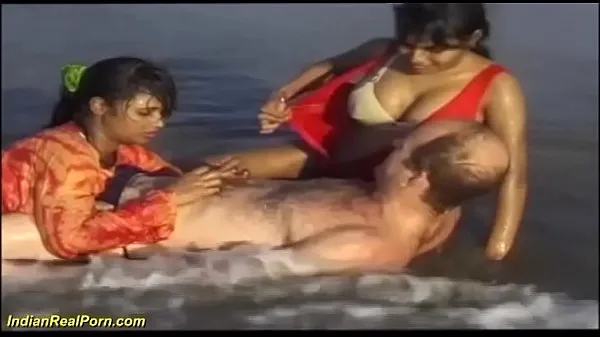 Best interracial indian sex fun at the beach kule videoer
