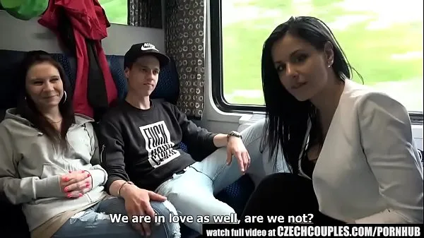 بہترین Foursome on Train عمدہ ویڈیوز