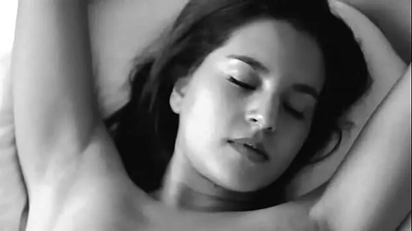 Najboljši Erotic Female Masturbation Scene 13 kul videoposnetki