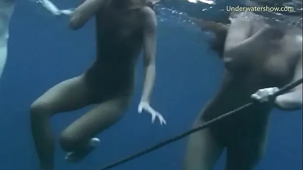 최고의 Girls on Tenerife swimming naked 멋진 비디오