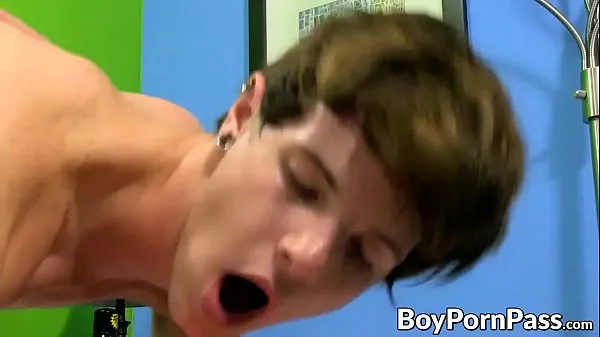 أفضل Getting his ass eaten while he licks on a lollipop real slow مقاطع فيديو رائعة
