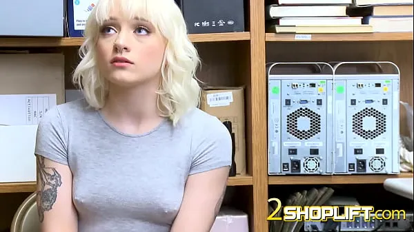 En iyi Skinny and tender blonde shoplifter gets caught in the security office harika Videolar