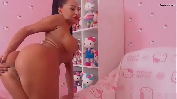 Video German sex bomb with fake tits and silicone ass sejuk terbaik