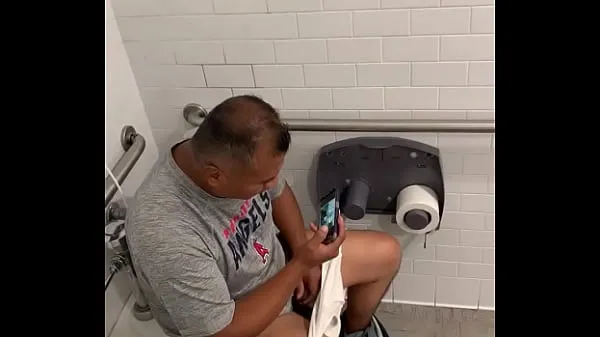 Video Spying on bathrooms keren terbaik