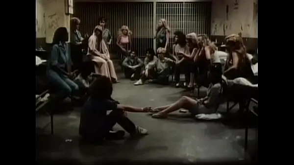 최고의 Chained Heat (alternate title: Das Frauenlager in West Germany) is a 1983 American-German exploitation film in the women-in-prison genre 멋진 비디오