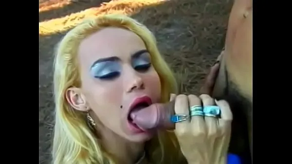 بہترین Young blonde transvestite is fucked in the ass under a tree عمدہ ویڈیوز