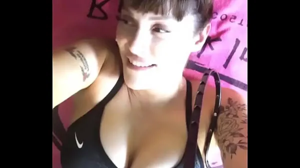 Beste Busty connie coole video's
