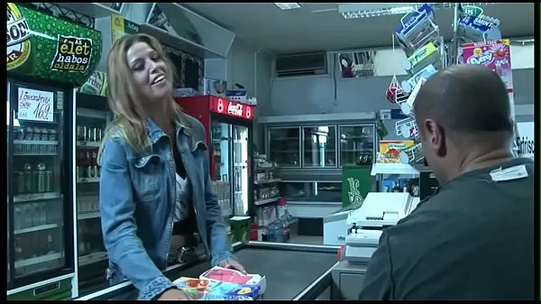 최고의 In the supermarket she fucks the cashier 멋진 비디오