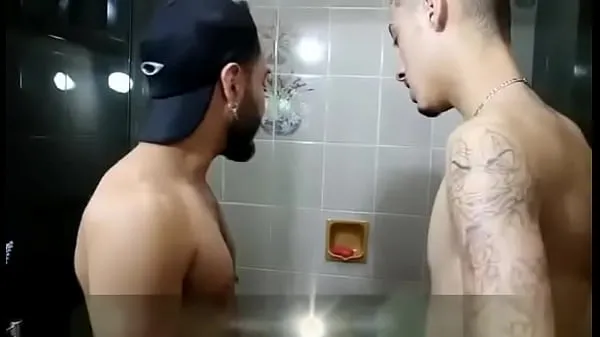 Video IN THE BATHROOM keren terbaik