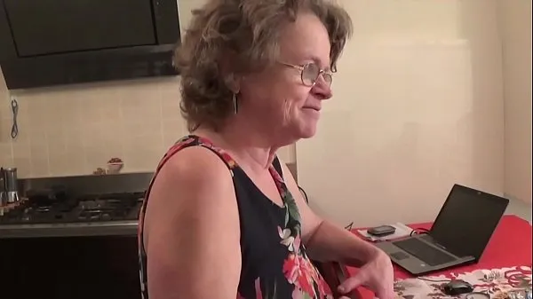بہترین Old Slut Italian Granny عمدہ ویڈیوز