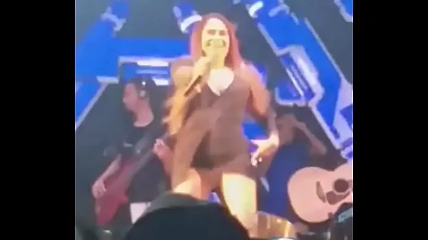 Video singer showing her pussy keren terbaik