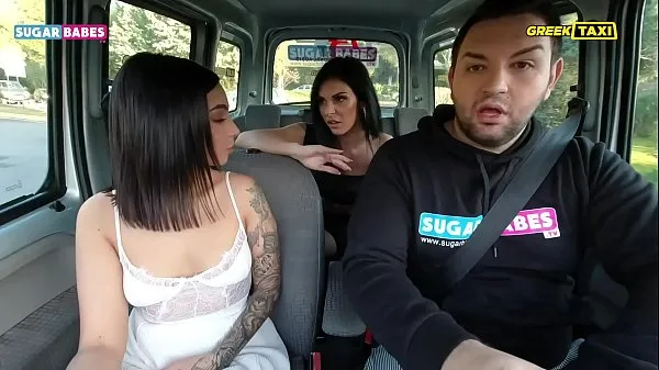 最佳SUGARBABESTV: Greek Taxi - Lesbian Fuck In Taxi酷视频
