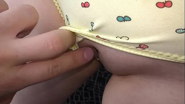 Beste REALLY! my friend's Daughter ask me to look at the pussy . First time takes a dick in hand and mouth ( Part 1 coole video's